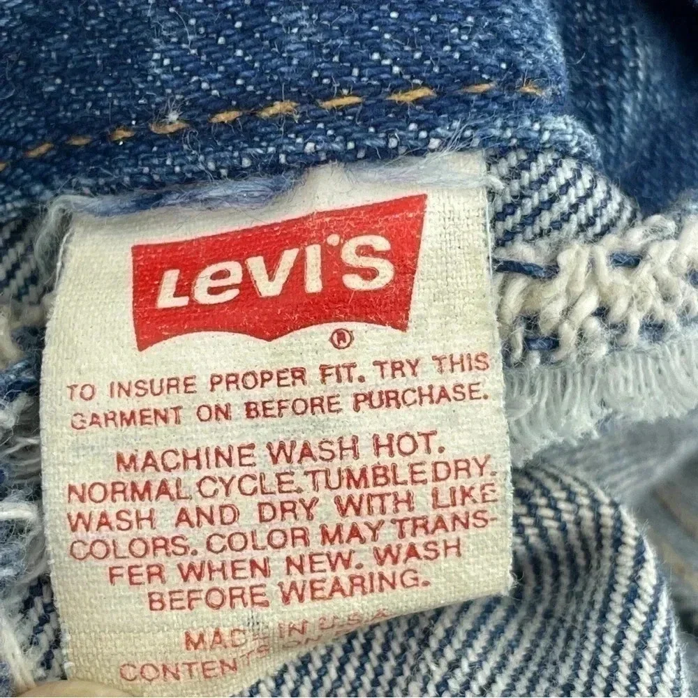 Vintage 1993 Levis Jean Jacket pocket details 8658